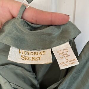Victorias Secret Gold Label vintage slip (sage green)